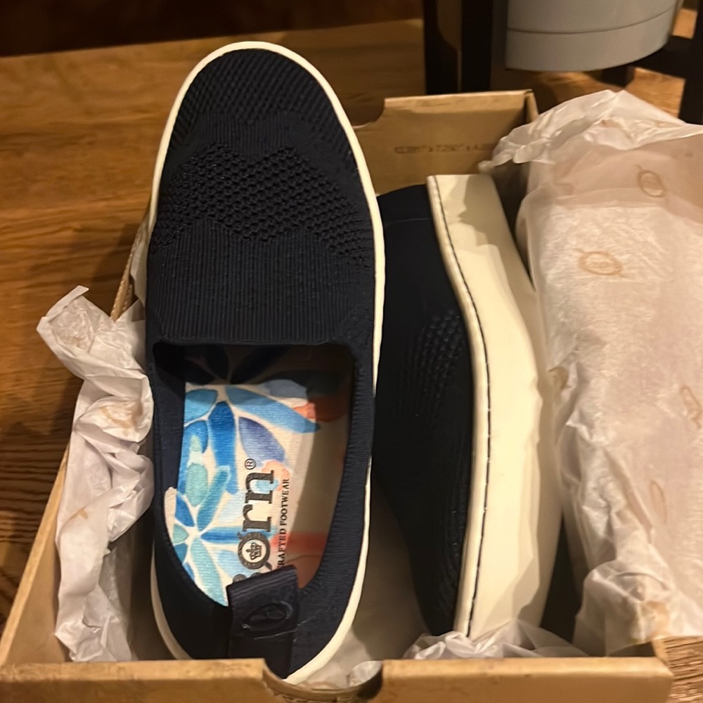 Brand new size 8 born shoes